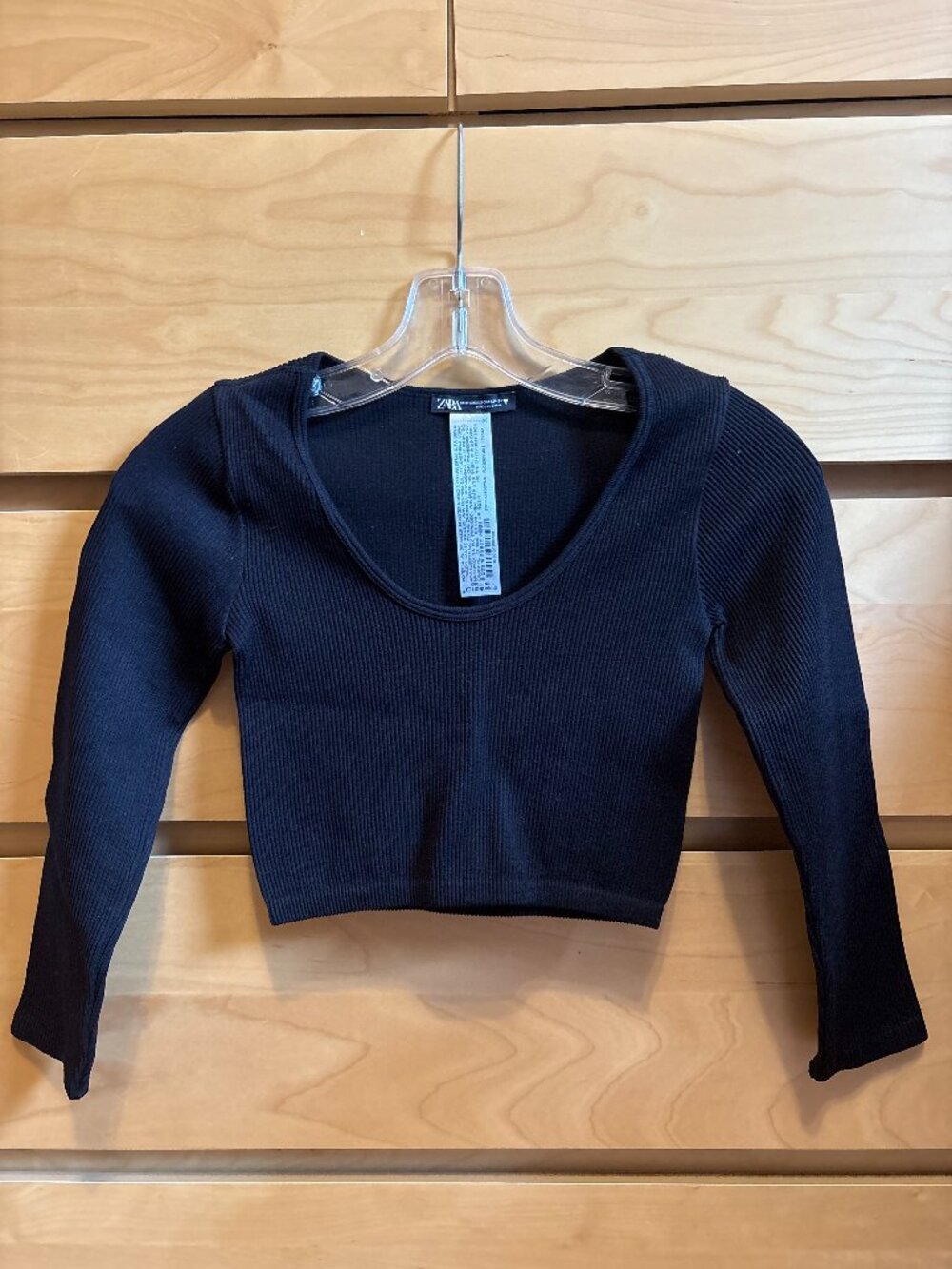 ZARA BLACK RIBBED SEAMLESS CROP TOP, SIZE: XS-S, LIKE NEW
